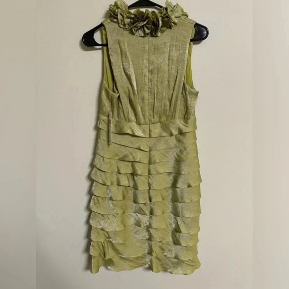 London Times Ruffle Neckline Tier Cocktail Dress Size 10 NWT New Green - Picture 3 of 6